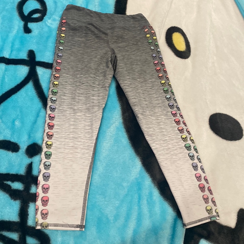 Skull Capri leggings super cute and comfy!